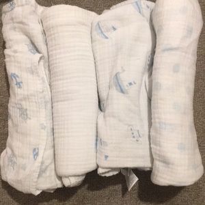 Set of 4 swaddle blankets